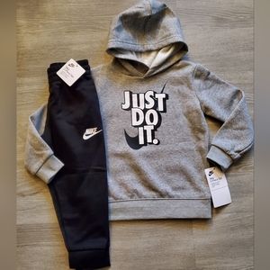 Boys Nike Set Size 2T NWT